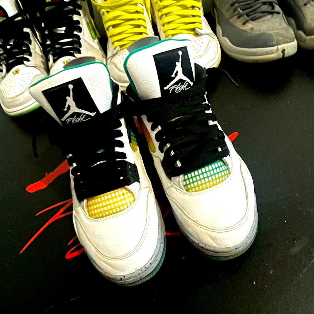 Jordan 4 Rasta size 10 women’s /8.5 men’s